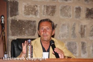 Gianfranco Fini alla presentazione del suo libro a Caffeina 