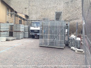 Santa Rosa, l'allestimento del traliccio