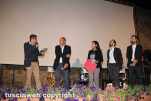 Pif riceve il premio Pipolo sul palco del Tuscia film fest
