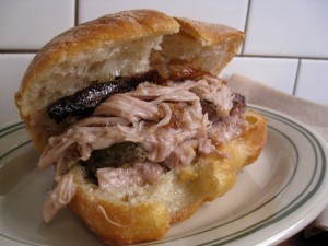 Un panino con la porchetta