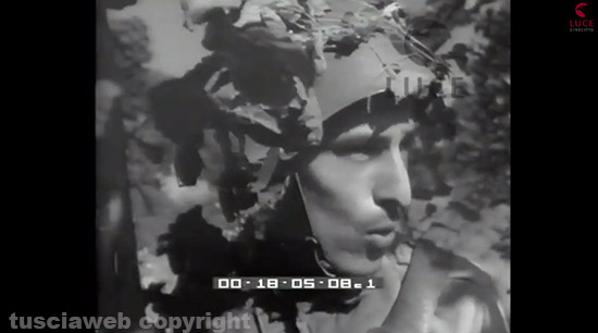 L'esercitazione dei carabinieri nel 1950 nelle campagne viterbesi