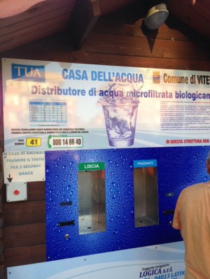 Una delle casette dell'acqua