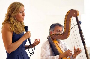 Elena Somarè  (fischio melodico) e Lincoln Almada (Arpa paraguaiana)