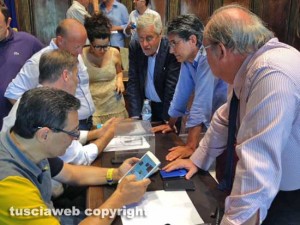 Riunione estemporanea durante la seduta di consiglio
