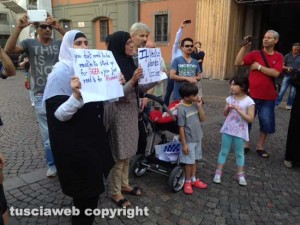 La manifestazione per la Palestina a piazza del Comune