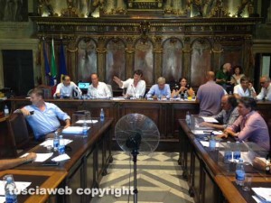 Viterbo - Il consiglio comunale sul bilancio