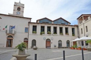 Il palazzo comunale a Montalto di Castro