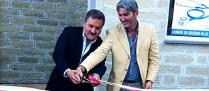 Enrico Panunzi al taglio del nastro dell'ambulatorio a Piansano