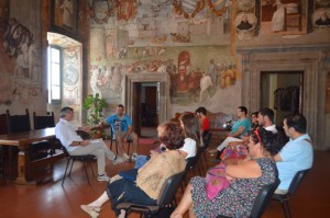 La conferenza nella sala degli Affreschi del Comune di Tarquinia