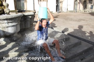 Ice Bucket Challenge contro la Sla - La secchiatta di Francesco Serra