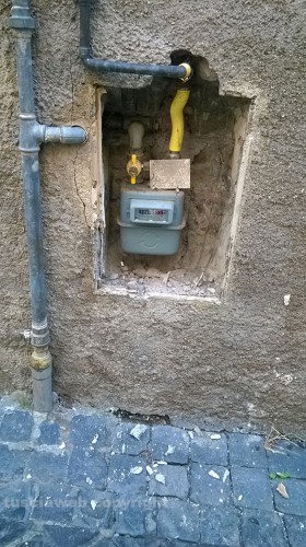 Lo sportello mancante al contatore del gas