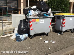 I secchioni in via Pacinotti 