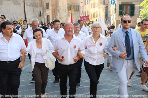 Santa Rosa - Il corteo dei piccoli facchini del Pilastro