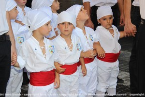 Santa Rosa - Il corteo dei piccoli facchini del Pilastro