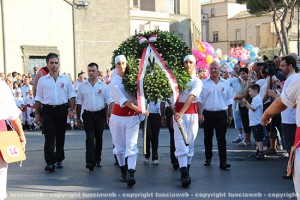 Santa Rosa - Il corteo dei piccoli facchini del Pilastro