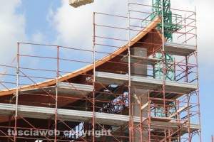 Il cantiere alla chiesa dei santi Ilario e Valentino a Villanova