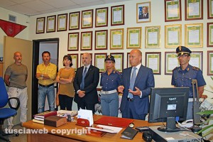 La conferenza stampa con gli uomini della squadra mobile di Fabio Zampaglione