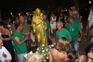 Montalto di Castro - La copia della statua durante la processione 