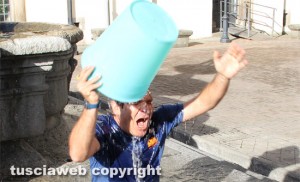 Ice Bucket Challenge contro la Sla - La secchiatta di Francesco Serra