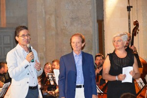 Il presidente di Semi di Pace Luca Bondi con Osvaldo Bevilacqua e il presidente della proloco Tarquinia Paola Peparello
