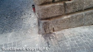 Viterbo ridotta a un orinatoio