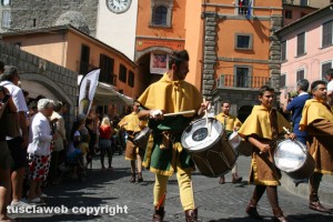 Il corteo storico alla Fiera del vino di Montefiascone