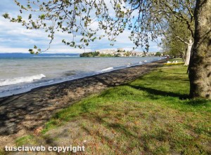 Il lungolago di Capodimonte