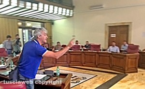 Federico Grattarola durante il consiglio provinciale
