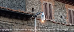 Luce accesa in pieno giorno a Montefiascone