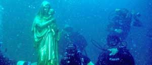 La statua della Madonna dello Speronello nei fondali
