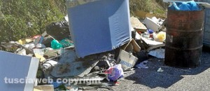 I cassonetti dell'isola ecologica di Belcolle il 28 agosto