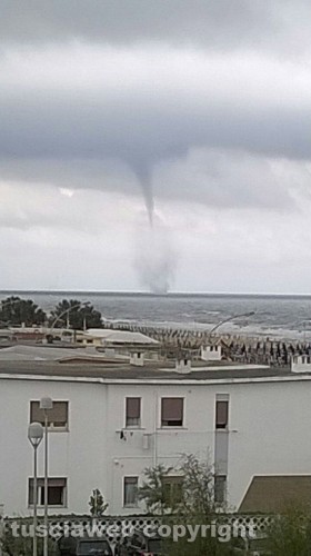 La tromba d'aria a Marina di Montalto di Castro