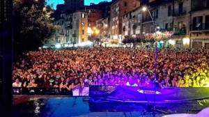 Il pubblico al concerto di Emis Killa a Vignanello