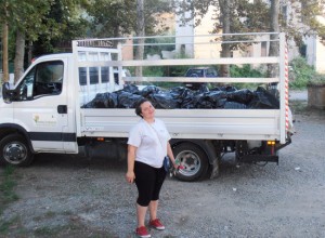 Un  camion per raccogliere i rifiuti ripuliti a Montefiascone