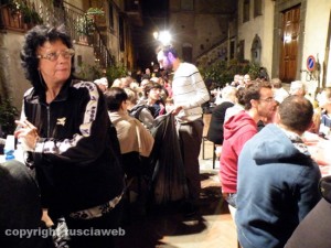 La cena della notte delle candele a Vallerano