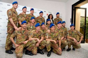 Brothers in Army - I militari e la troupe