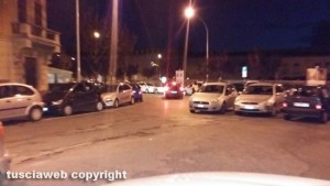Viterbo - Parcheggio selvaggio in piazza Crispi