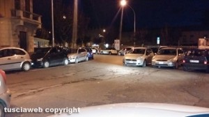Viterbo - Parcheggio selvaggio in piazza Crispi