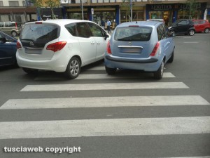 Viterbo - Parcheggio selvaggio a via Genova