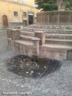 Viterbo - la fontanella a piazza San Faustino