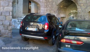 Parcheggio selvaggio a porta san Leonardo