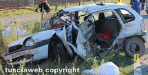 Tuscania - Moto si schianta contro un'auto, due morti
