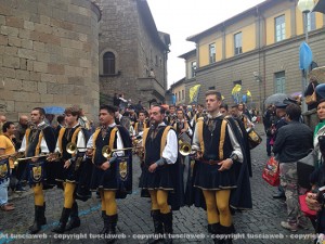Minimacchina del centro - Il corteo