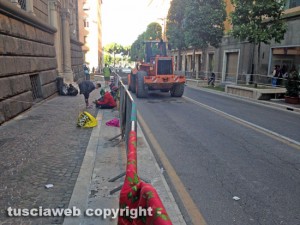 Santa Rosa - Un gruppo di giovani a Via Marconi