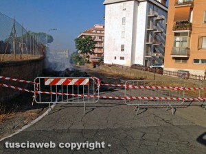 Camion in fiamme al Pilastro, via Domenico Corvi chiusa