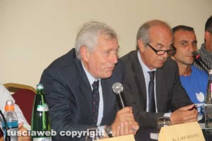 Viterbo - Il sindaco Michelini alle operazioni di peso