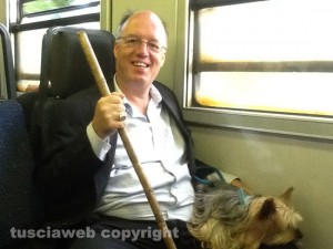 Il pellegrino Martin Shaw sul trenino