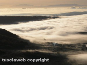 La nebbia al lago di Vico