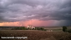Maltempo - Un temporale visto dalle colline di Tarquinia