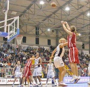 Un'azione di basket